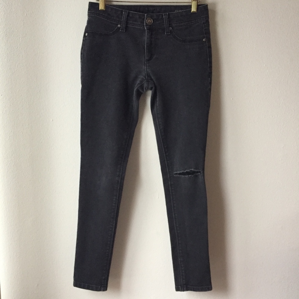 DL1961 Emma Legging Jeans in Onyx - Picture 3 of 12